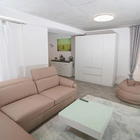 Apartament Bernardo Lux *
