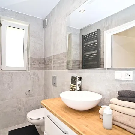 Bernardo Lux Apartament *