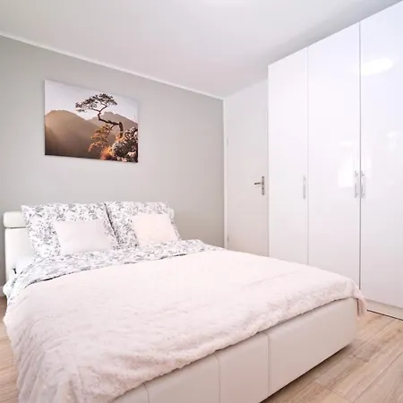 Apartament Bernardo Lux *